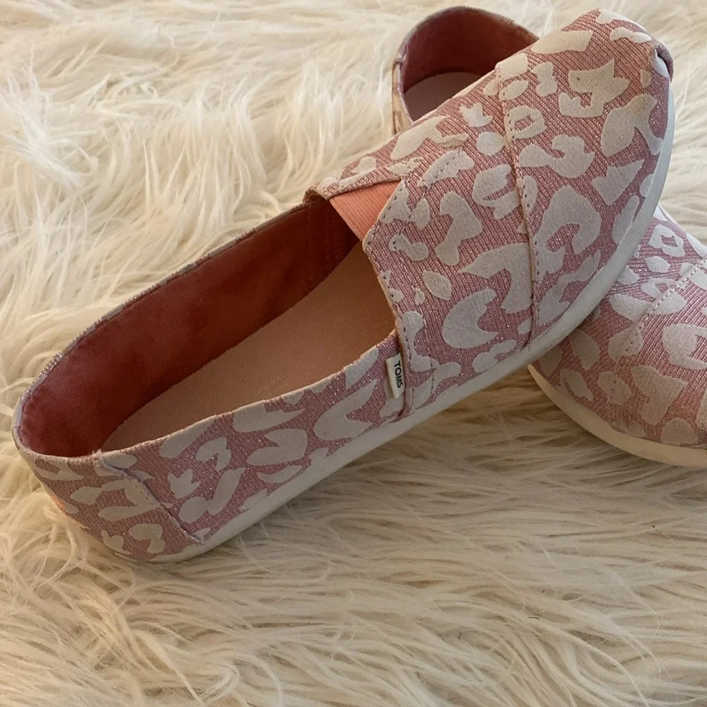 TOMS flats